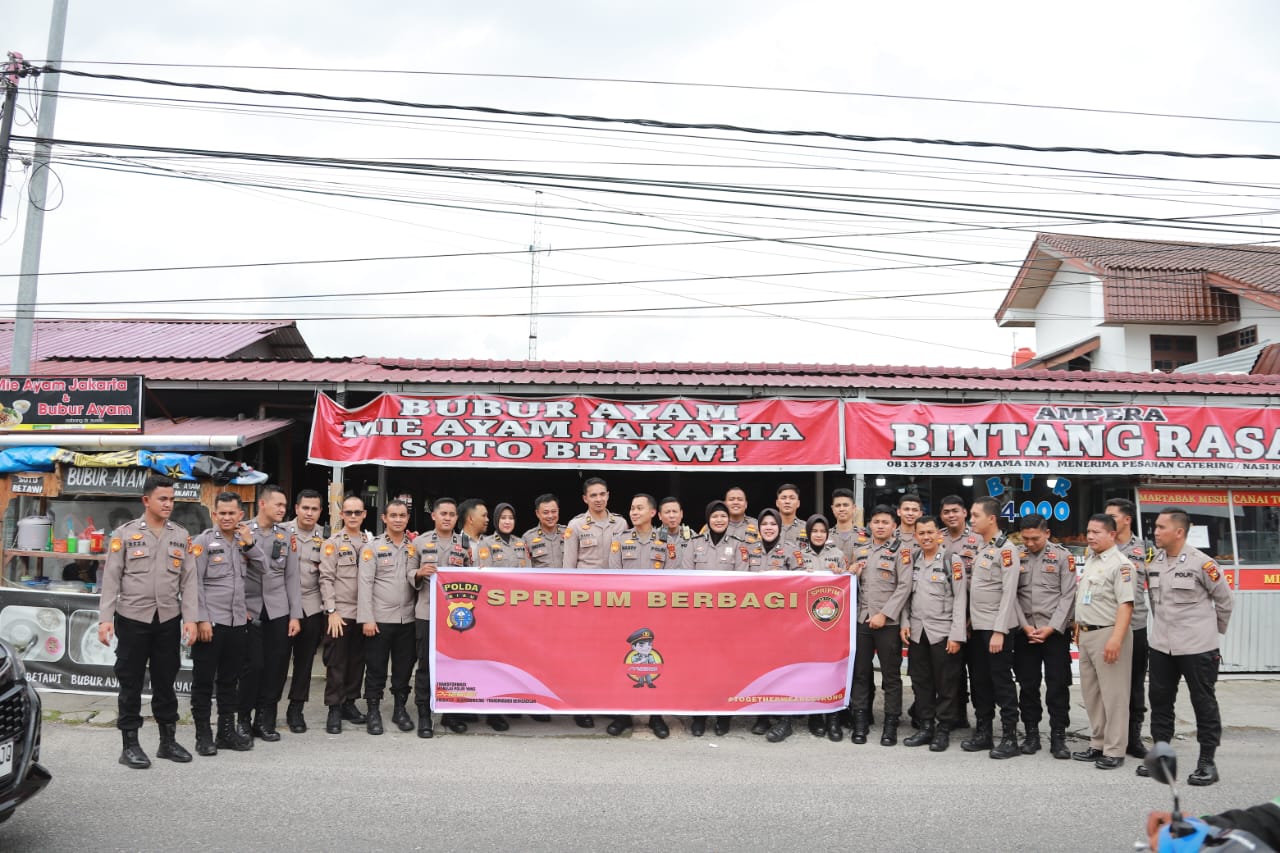 Ops Keselamatan Lancang Kuning 2023, Spripim Polda Riau Bagikan Makanan Gratis Kepada Driver Ojol sekaligus Berikan Himbauan Tertib Berlalu lintas